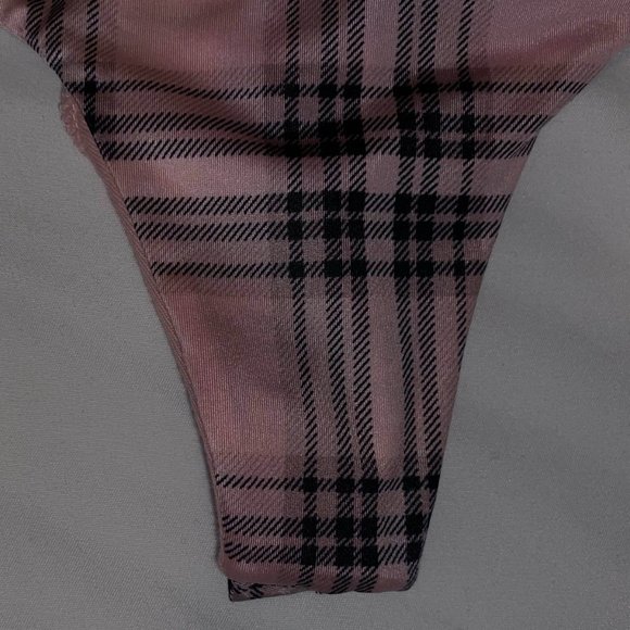 Victoria's Secreet Dream Angel satin & lace thong panty - Picture 4 of 7